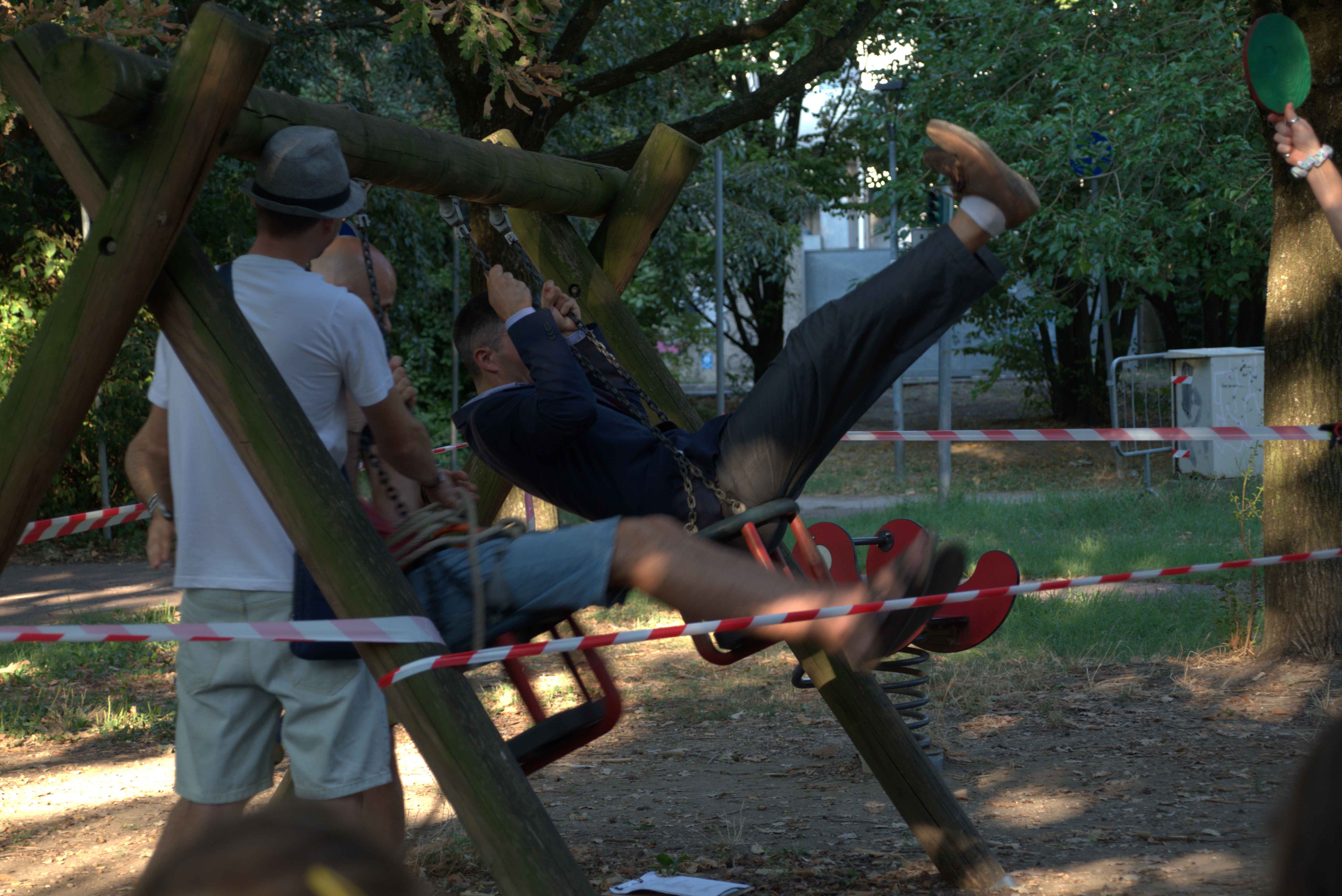 Fuori Età — clown performance at the playground — 4