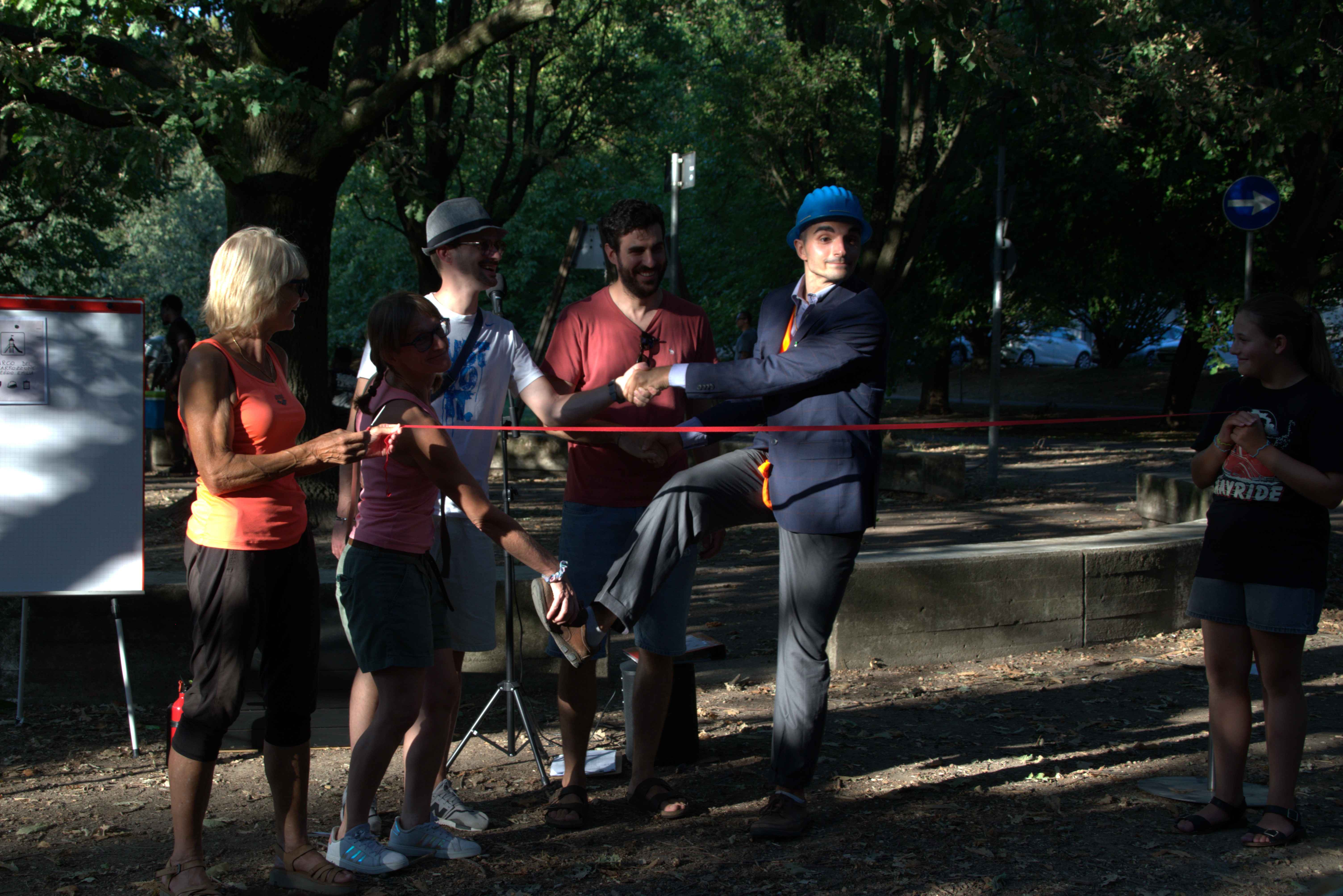 Fuori Età — clown performance at the playground — 5
